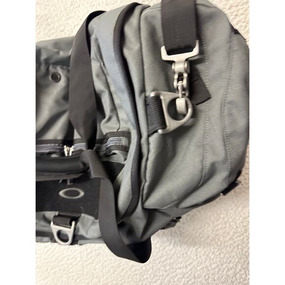 Oakley Mechanism Duffel Bag Grey Tactical Field Gear Large Pack - Picture 5 of 15